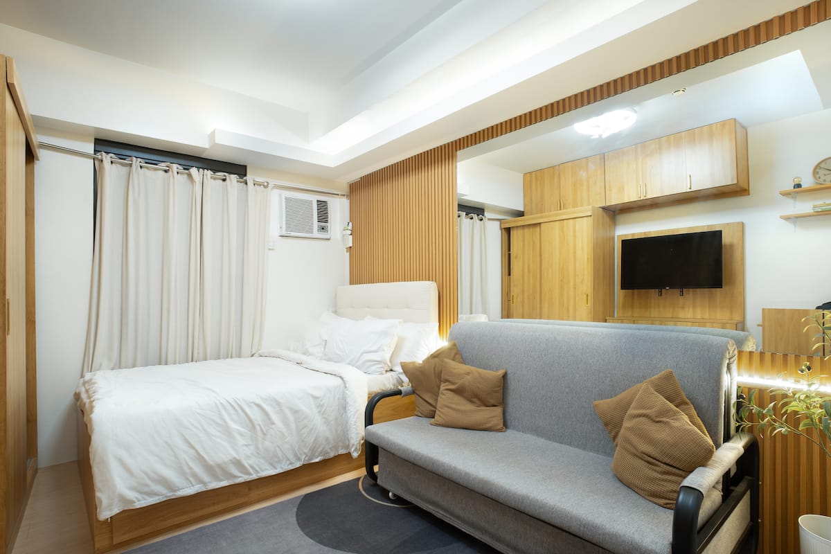 Japandi-styled warm studio retreat in Quezon City